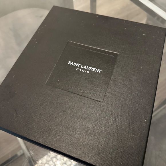 Saint Laurent - Picture 6 of 7